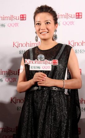 赵薇坦言不习惯被叫“妈妈” 自爆女儿眼睛大