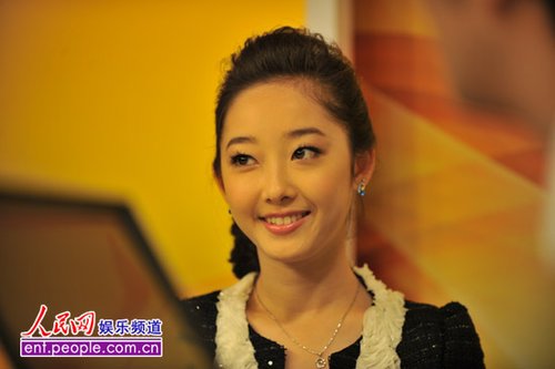 组图:李小婉蒋梦婕于小彤做客聊新《红楼梦》