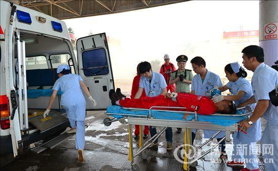南充一加气站“起火” 多部门联合25分钟扑灭(图)