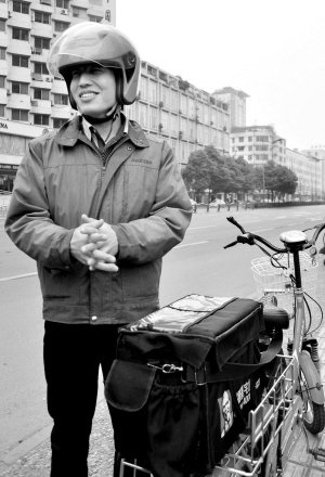 快餐店满足特殊要求 宅女调戏外卖哥