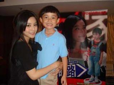 范冰冰弟弟变私生子 性格不活泼姐姐从未接送