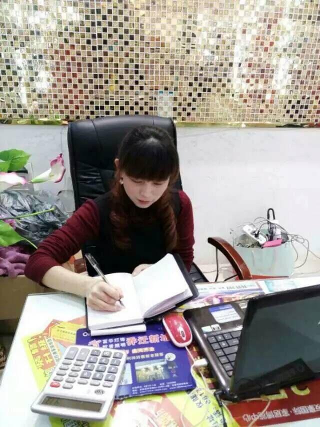南充打工妹变身女老板 销售内衣月入70万元(图)