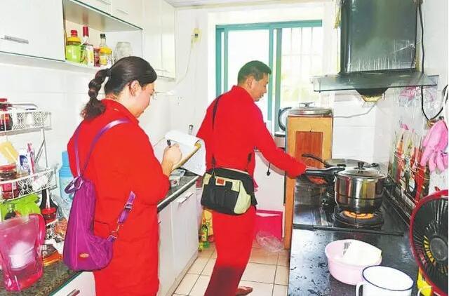 冒充燃气公司维修人员入户安检推销 南充多名