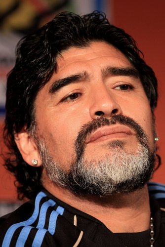 拉多纳与克林斯曼6月24日9:00做客绝对巨星_