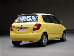 帮MM选车 4款<em>适合女生开的小型车</em>推荐_车市要