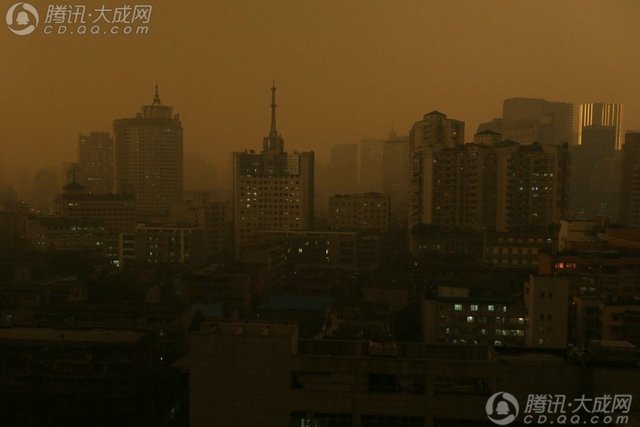 19日成都白昼如夜 雾霾将持续2至3天(图)