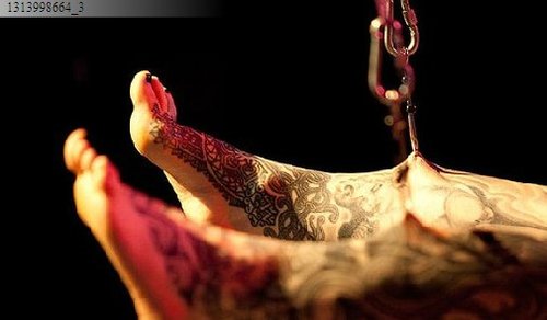 <em>艺术</em>or自虐? 实拍<em>国外</em>恐怖的<em>人体</em>悬挂_大成网