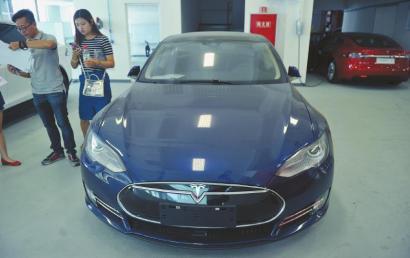 成都一豪车上牌被拒 被认定为车架号磨损(图