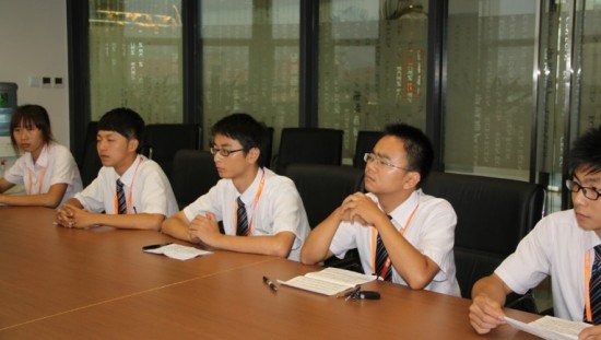 伊诚房地产内刊记者团队诞生 传播企业文化