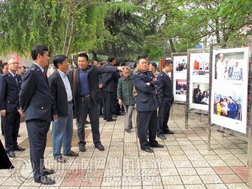 中江:税收 发展 民生摄影图片展再掀税宣热潮