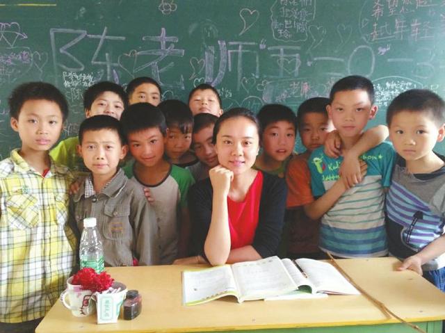 乐至最年轻乡村女老师 7年两次放弃进城工作机