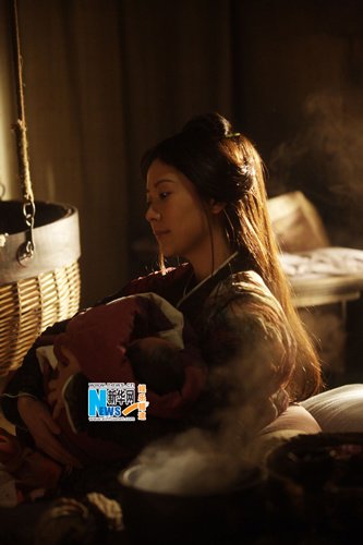 海清《赵氏孤儿》喂奶镜头惹争议:露不露不重要