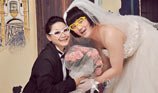 Mi marido y yo jugando una foto de la boda