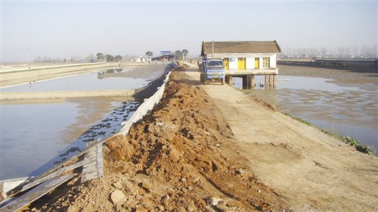 西洞庭管理区白芷湖村投入120万元建度假区_