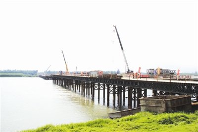 安乡长岭大桥预计明年底竣工通车