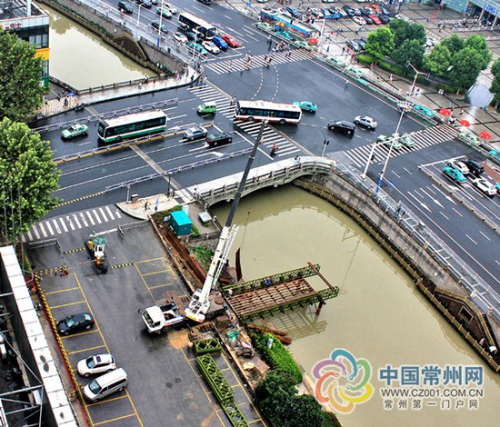 常州新丰桥架设简易便桥开始改建 周边楼盘抢