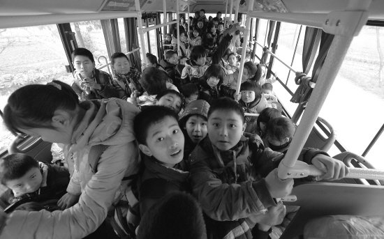 让孩子住学区房 免受“挤公交”之苦_频道-承德_腾讯网
