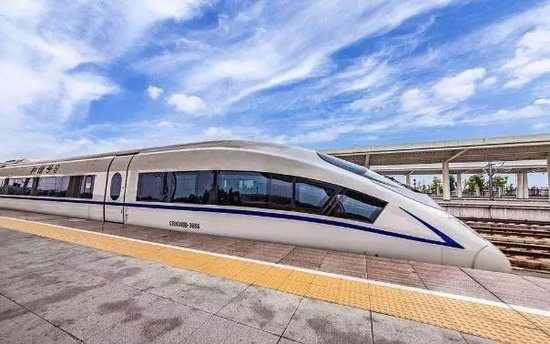 【美高梅广场】坐在高铁上的楼盘,你值得拥有