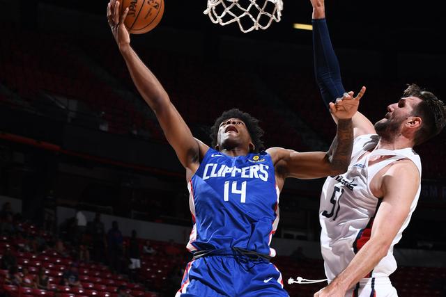 特伦斯-曼恩准三双 快船送奇才两连败 NBA新闻 特伦斯-曼恩准三双 快船送奇才两连败 NBA新闻