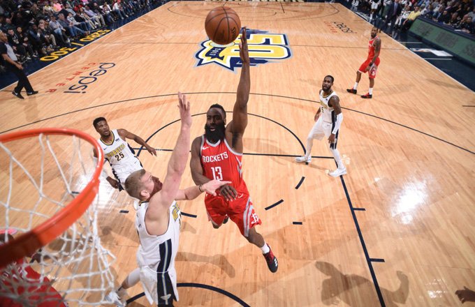 NBA集锦哈登组织进攻妙传频出串联全队打出流畅配合