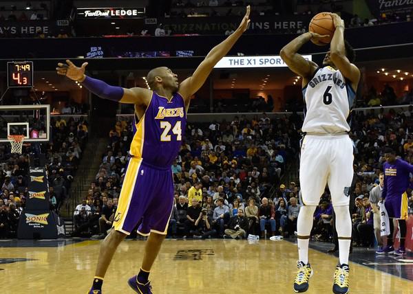 查尔莫斯：遭跟腱大伤后 科比助我重回赛场