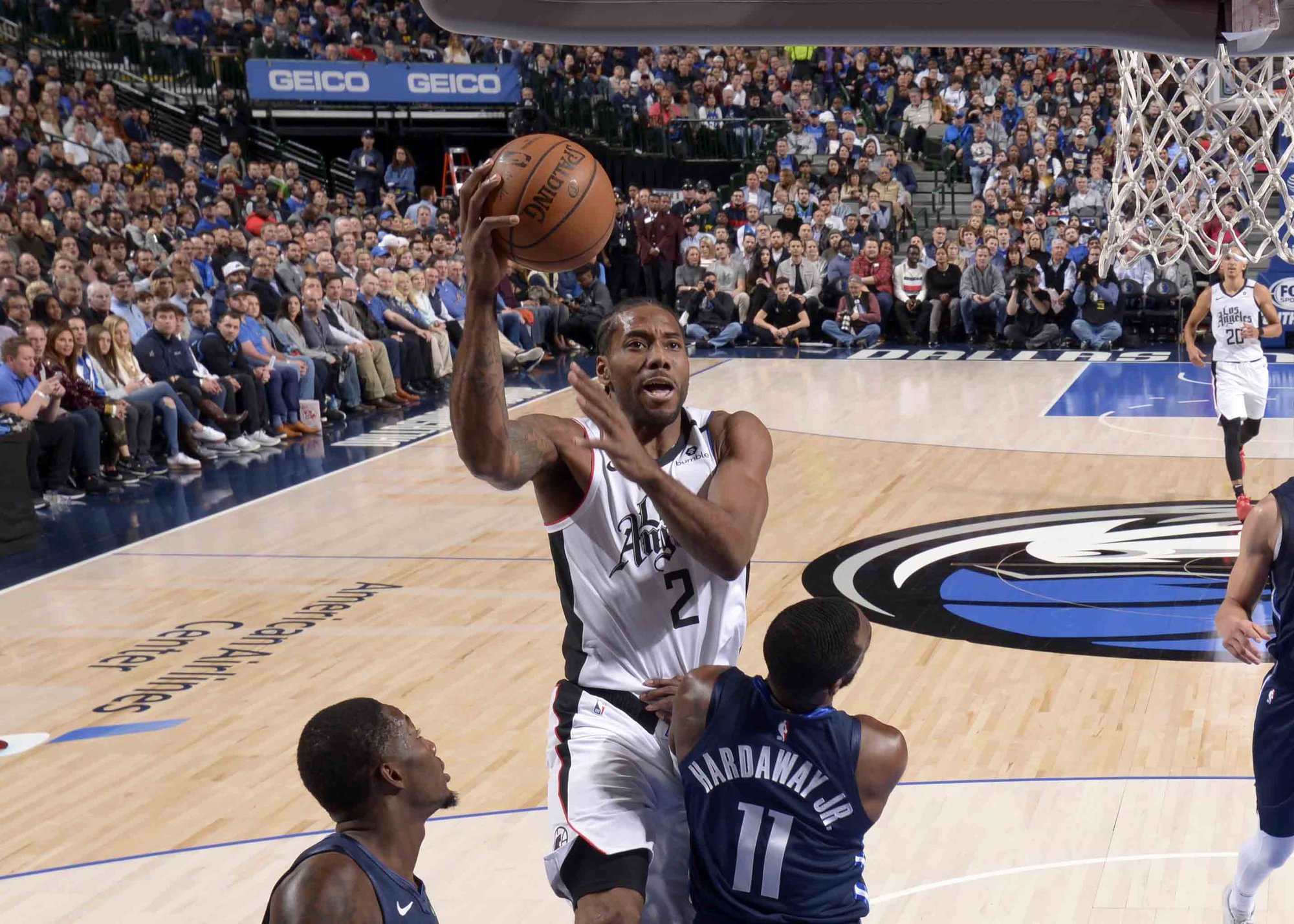 Powell重傷，Beverley腹股溝傷退！Leonard 36分，東契奇準大三元，快艇力克獨行俠（影）-黑特籃球-NBA新聞影音圖片分享社區