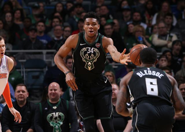 字母哥上篮准绝杀帕克复出 雄鹿险胜尼克斯