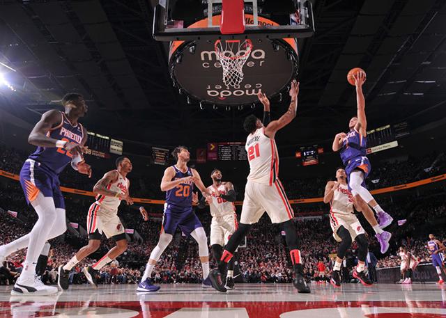 勒布朗德比战与西部强队交锋日程一览