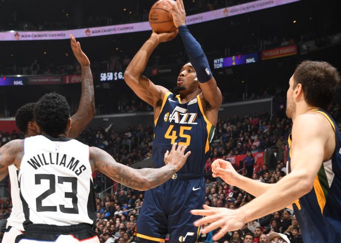 Mitchell 30+7+9，雙星低迷44投32鐵，快艇末節崩盤不敵爵士（影）-黑特籃球-NBA新聞影音圖片分享社區