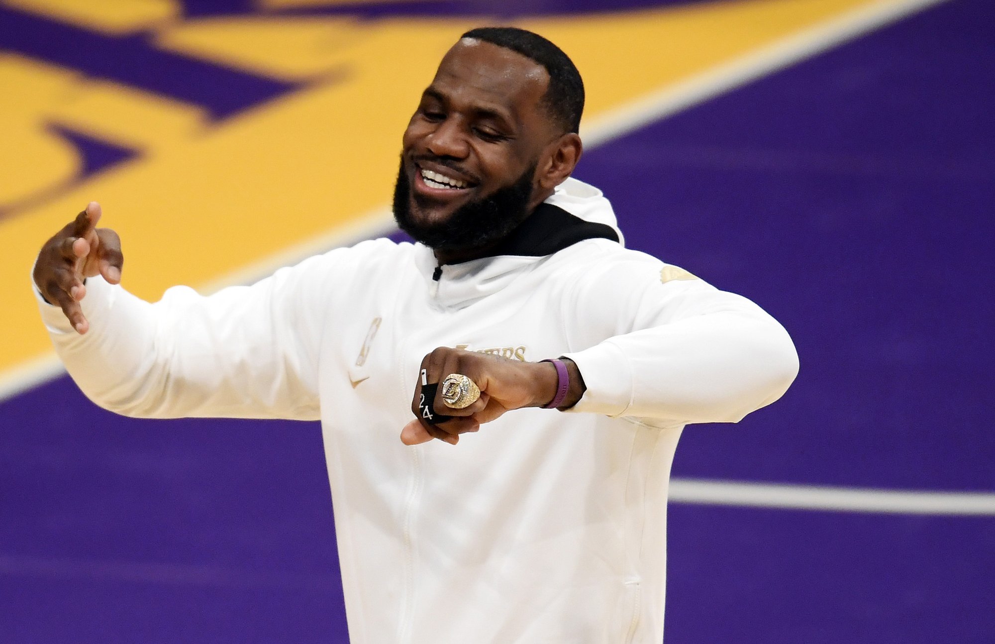 LeBron James Leads Lakers Over Heat to 17th NBA Championship - InsideHook