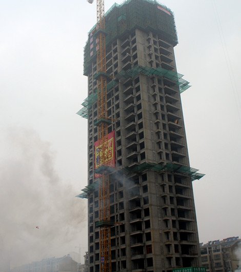 19号楼提前封顶 君悦·玺园惊 玺 不断_房产-池