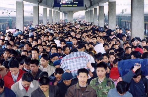 回望春运40年:归家路上的“变”与“不变”