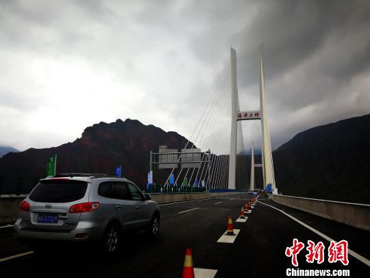 青海省试点高速公路差异化收费 最高享七折