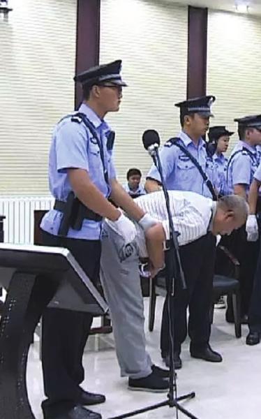 “白银连环杀人案”被告人高承勇当庭认罪鞠躬致歉_频道_腾讯网