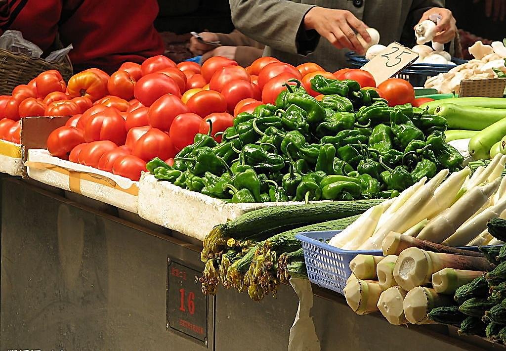 蔬菜批发市场猜成语_看图猜成语