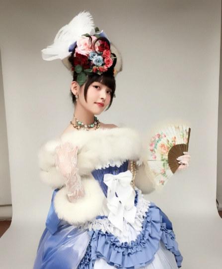 上坂堇拍洛丽塔婚纱照贵妇范儿十足