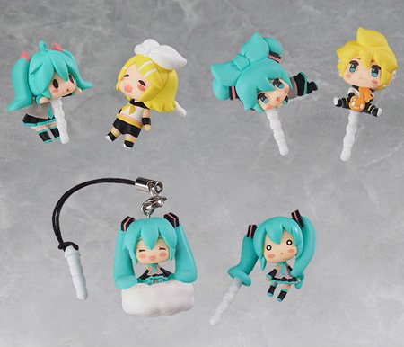  三款可爱初音系列手机吊坠8月发售