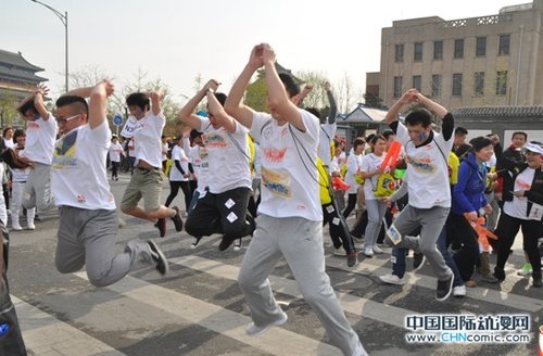 《终极大冒险》闪亮北京国际长跑节