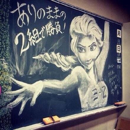 企鹅娘吐槽：你因为喜欢二次元在学校里受过歧视吗？