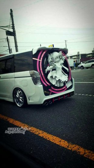 《魔法少女小圆》圆神立体痛车登场