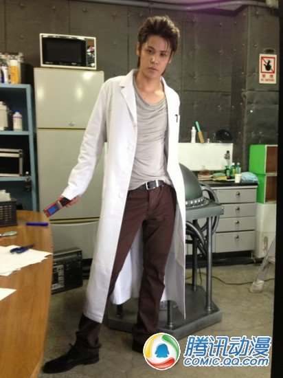  太传神了!宫野真守COS冈部伦太郎