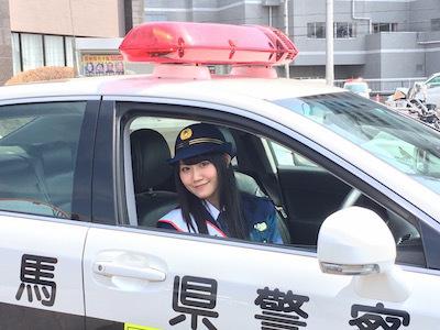 制服诱惑！小仓唯担任一日警察局长引发关注