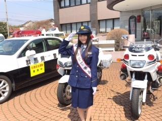 制服诱惑！小仓唯担任一日警察局长引发关注