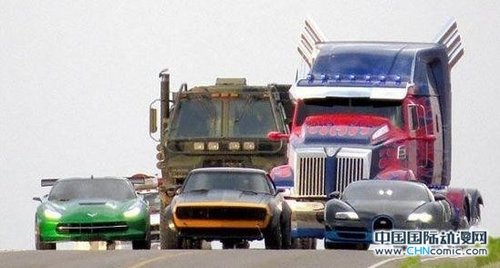 《变形金刚4》最新汽车人探长亮相