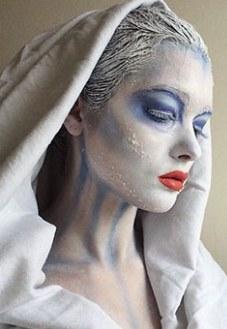 超猎奇!立陶宛美女不爱美妆爱装怪_动漫_腾讯网