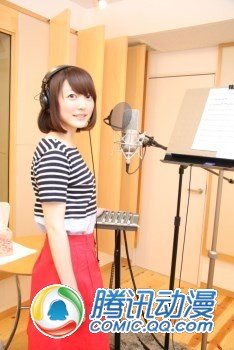  花泽香菜演唱《上课小动作》歌曲