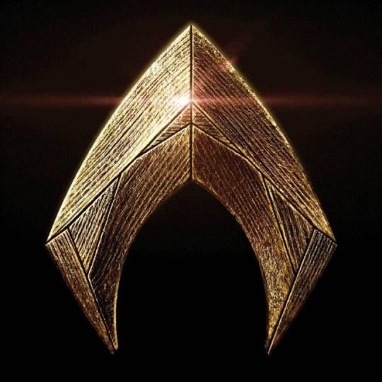 美到爆！《正义联盟》曝光首张海报和全新LOGO
