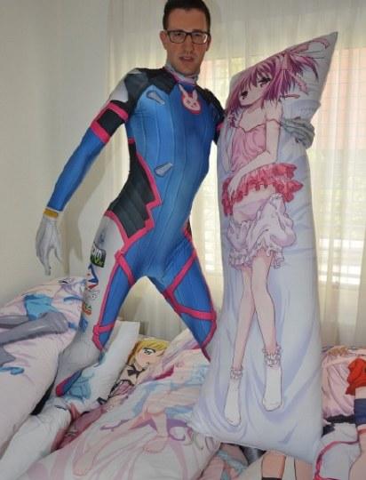 瑞士壕宅抱枕秀 蕾姆被玩坏