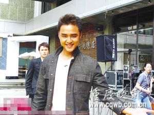 忠县男酷似《爱情魔发师》主角_流域要闻