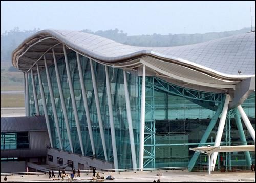 1990年重庆江北机场建成并正式通航_60周年新